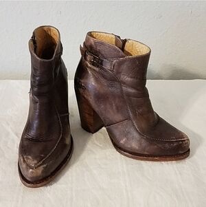 Bedstu‎ Isla Distressed Leather Zip Buckle Bootie 7